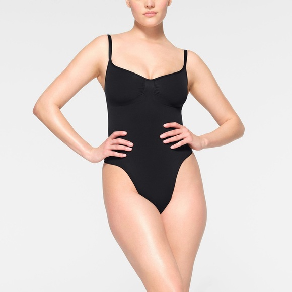 SKIMS Other - - Thong shape wear skims